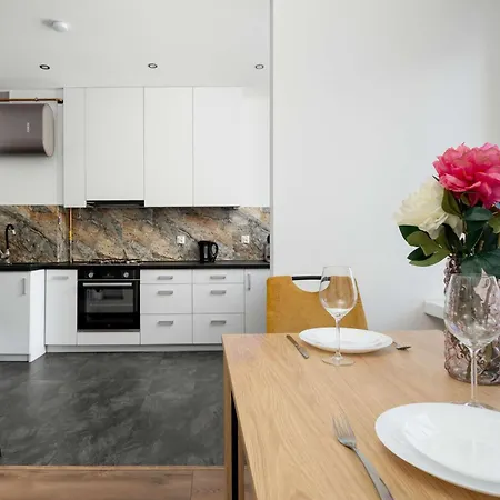 公寓 Praktyczne Blisko Centrum Wroclawia By Renters *